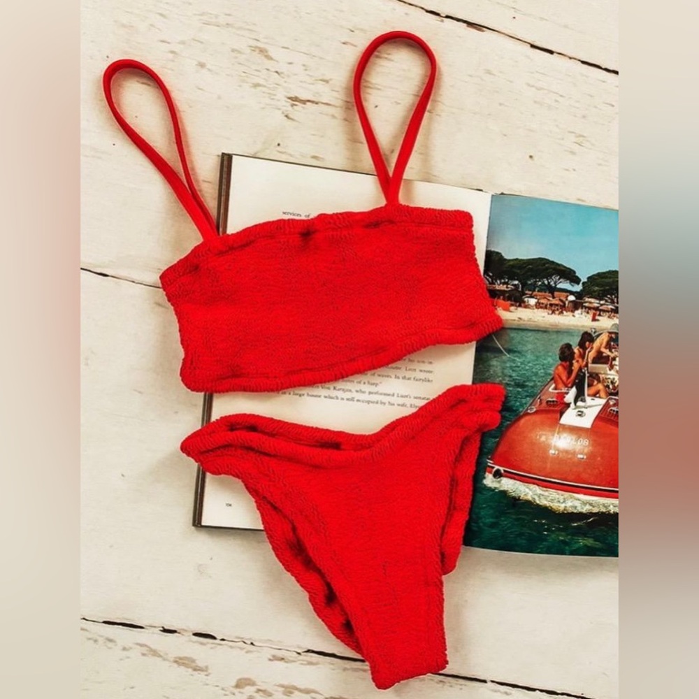 Hunza G Gigi red bikini